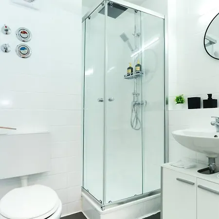 Modern K-town Wifi Kitchen Smart Tv Appartement
